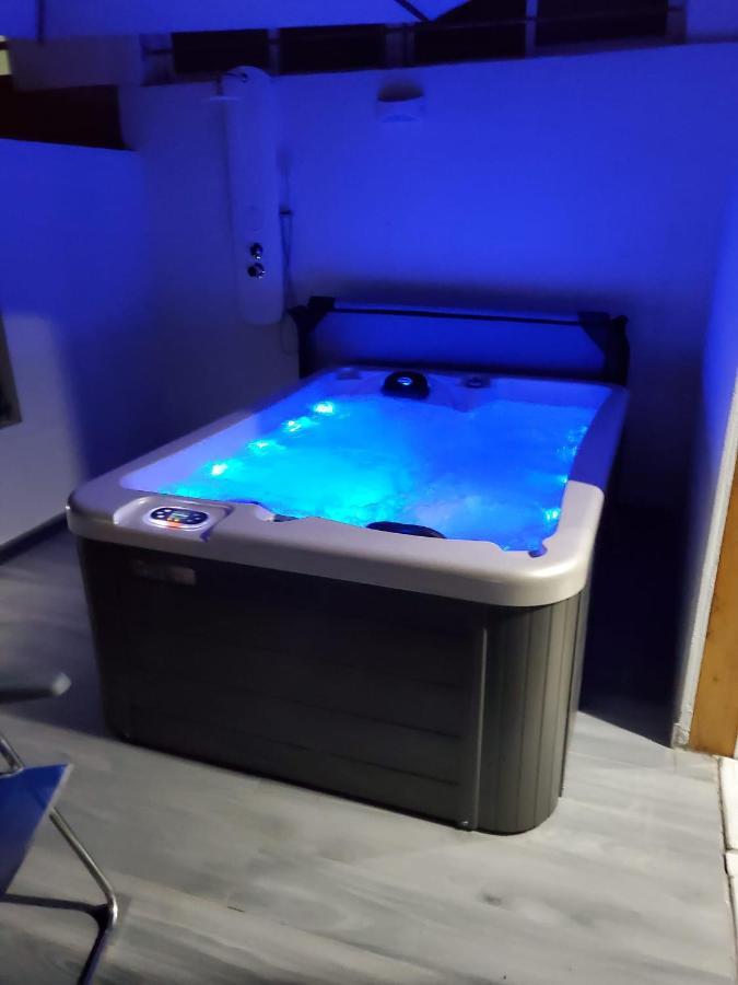 Chalet Luxury With Privacy And Jacuzzi 마스팔로마스 외부 사진